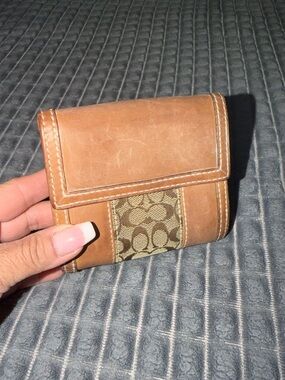 Coach 🤎 Vintage Brown Leather Signature Canvas Trifold Wallet